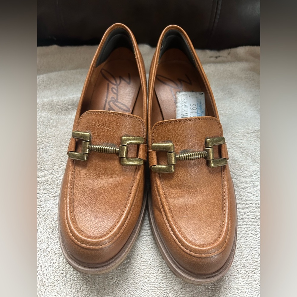 Zodiac heeled loafer